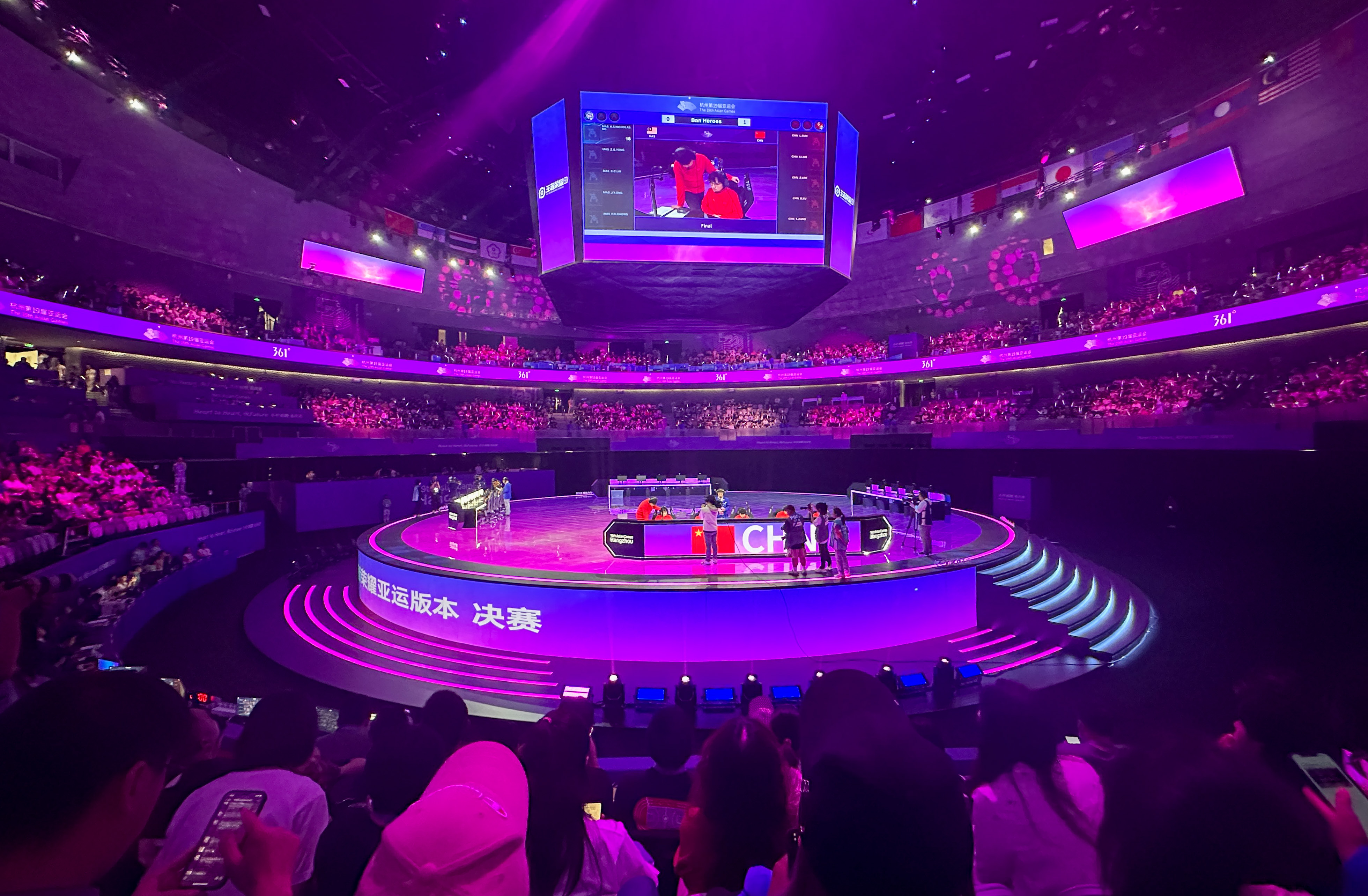 九游会j9官网真人游戏第一品牌：疯狂足球3d小游戏怎么玩